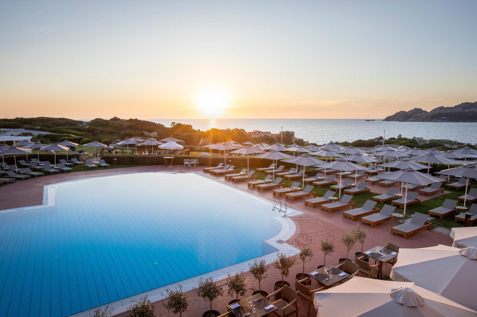 Hotel Mangia'S Santa Teresa Sardinia, Curio Collection By Hilton Santa Teresa di Gallura Esterno foto
