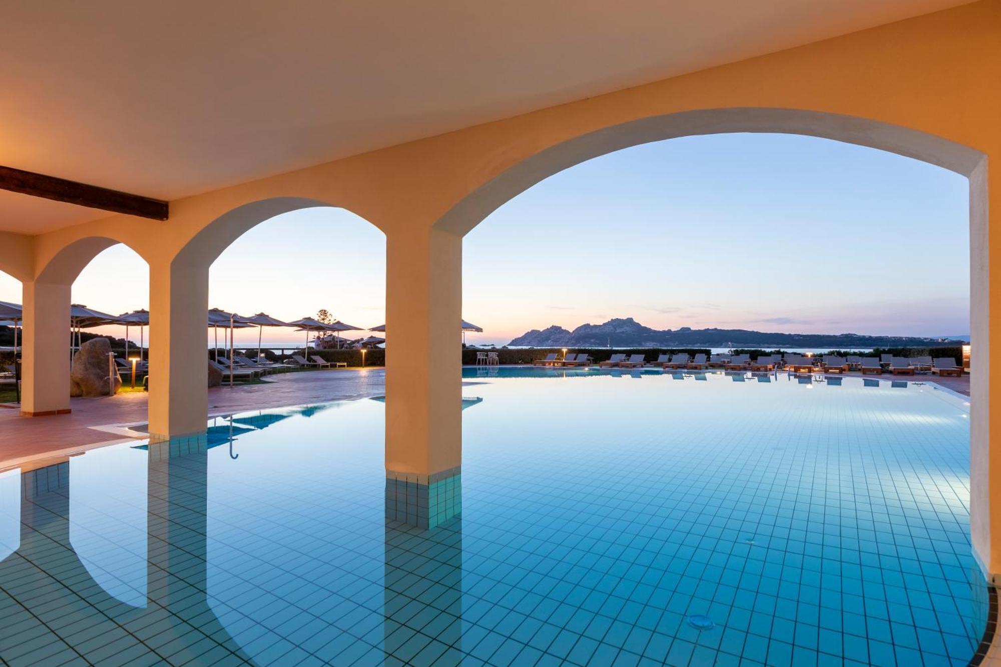 Hotel Mangia'S Santa Teresa Sardinia, Curio Collection By Hilton Santa Teresa di Gallura Esterno foto