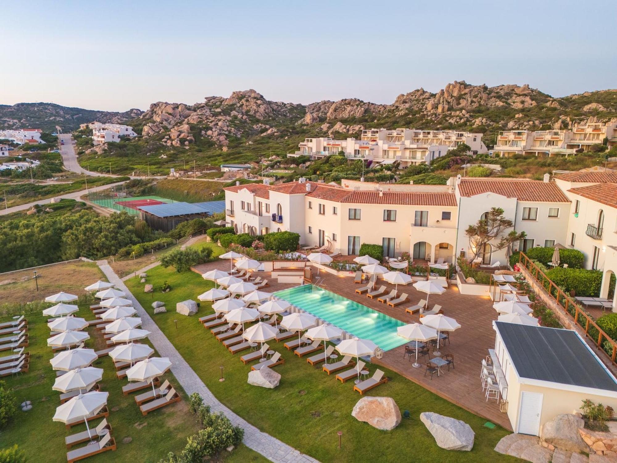 Hotel Mangia'S Santa Teresa Sardinia, Curio Collection By Hilton Santa Teresa di Gallura Esterno foto