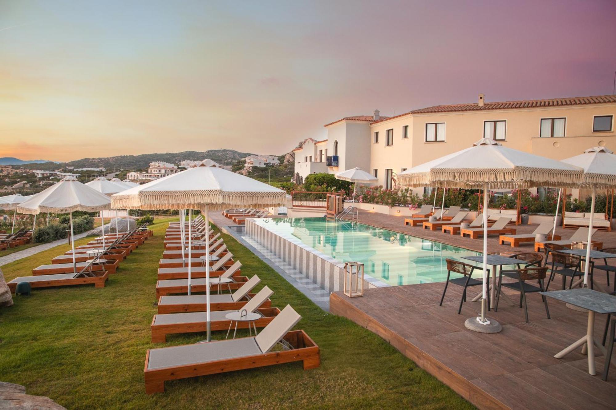 Hotel Mangia'S Santa Teresa Sardinia, Curio Collection By Hilton Santa Teresa di Gallura Esterno foto